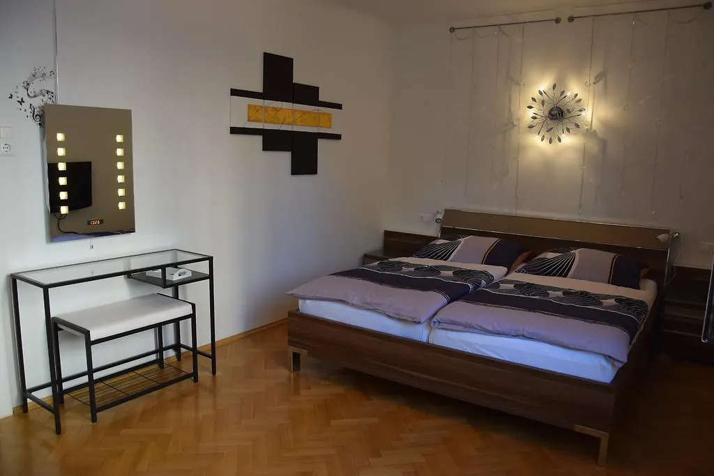 Vienna Apartment Stadthalle 0*,  Austria